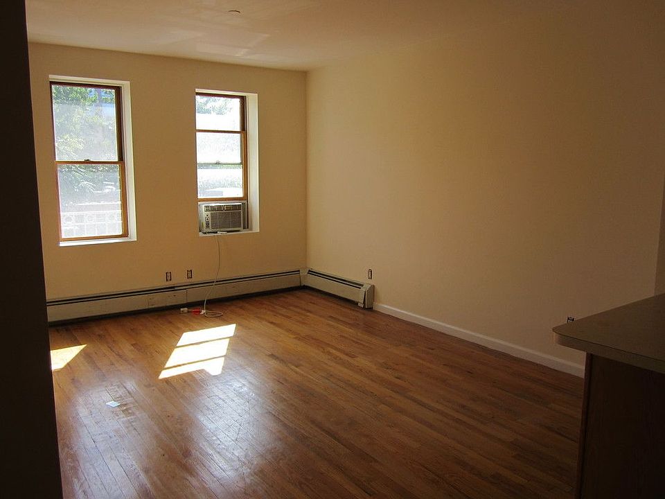 2nd image of 10-49 48th Ave #2F