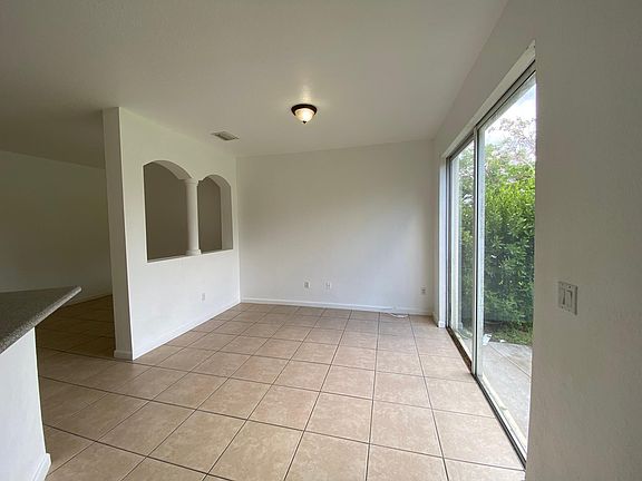 4th image of 615 NE 21st Ter #615