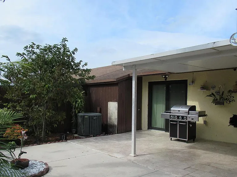 14754 SW 66th St — Photo 2