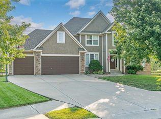 1836 NE Park Ridge Cir, Lees Summit, MO 64064