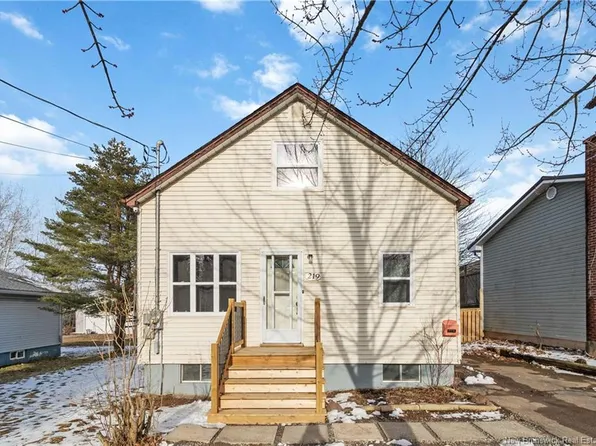 219 Churchill St, Moncton, NB E1C 7J8