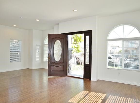 5th image of 203 N Sierra Vista St