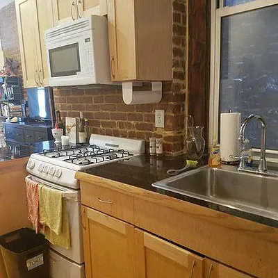 Rented by Chartwell Manhattan Realty | media 14