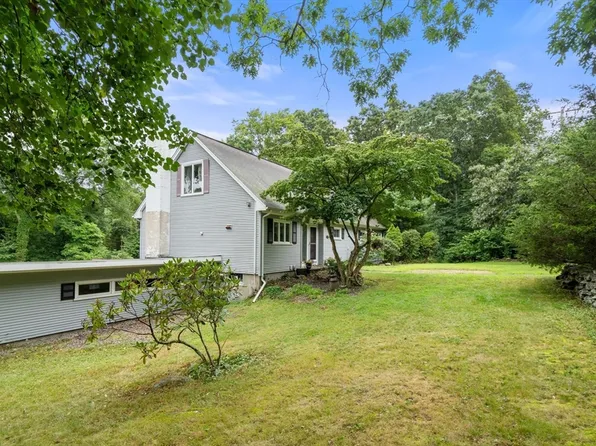 180 Fairview Ave, Rehoboth, MA 02769