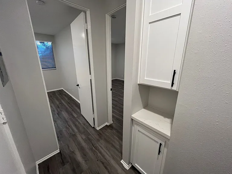 1527 Veteran Ave — Photo 13