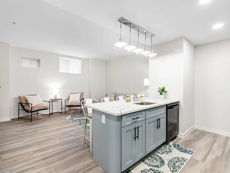 Altamont Apartments Limited-Time Special! First Month FREE with Approved Application! — Photo 29