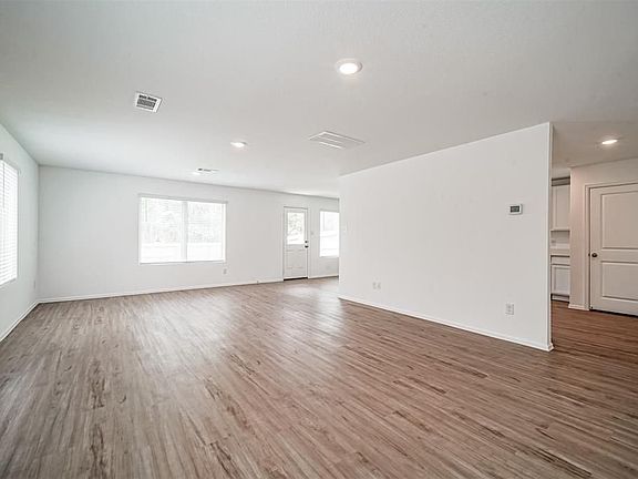 5th image of 20946 Zuccala Dr
