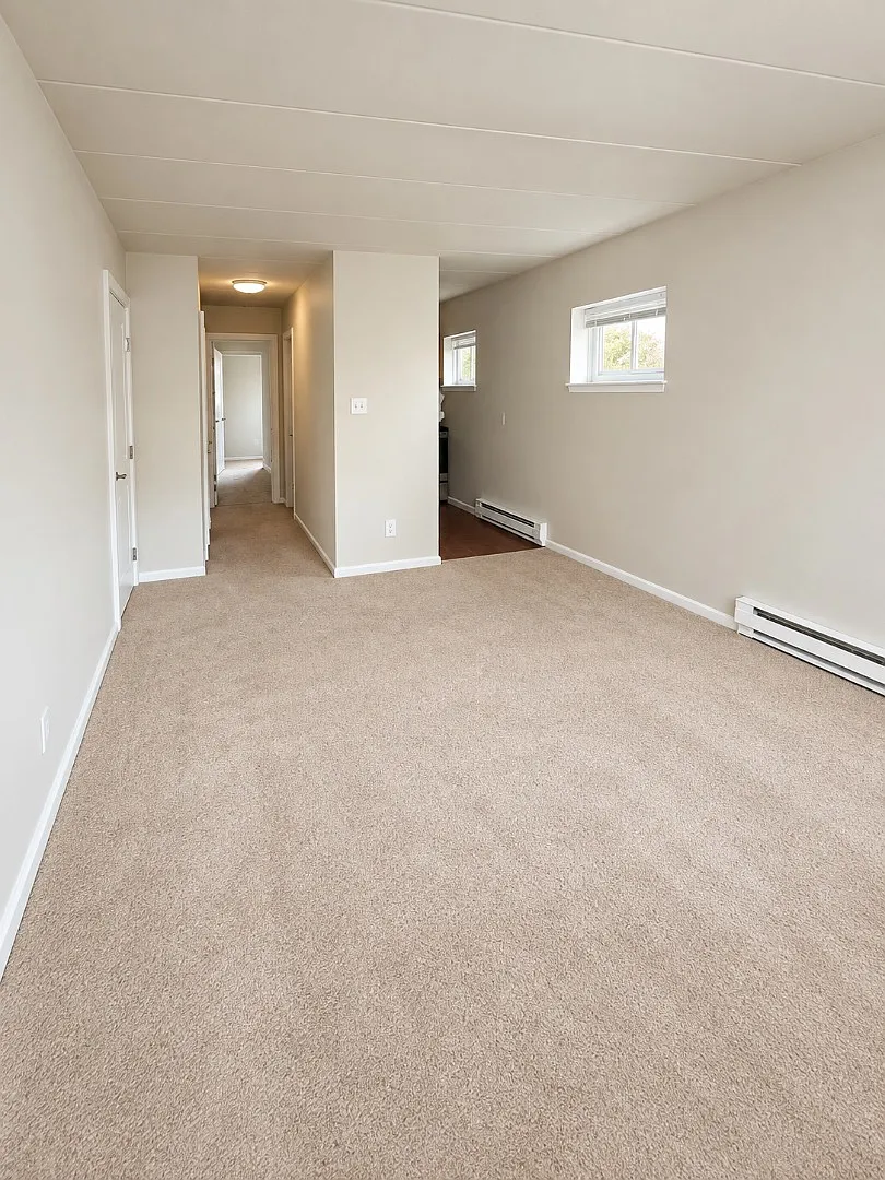 301 Manchester Ave - 1B — Photo 2