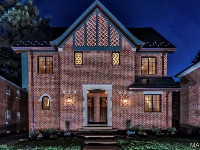 7432 Delmar Blvd, Saint Louis, MO, 63130