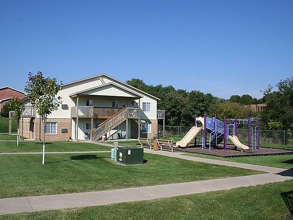 3rd image of 2660 Raven Oaks Dr