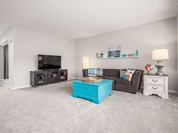 5th image of 2725 Woods Cres