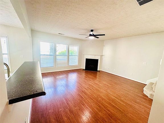 4th image of 808 Inkberry Rd