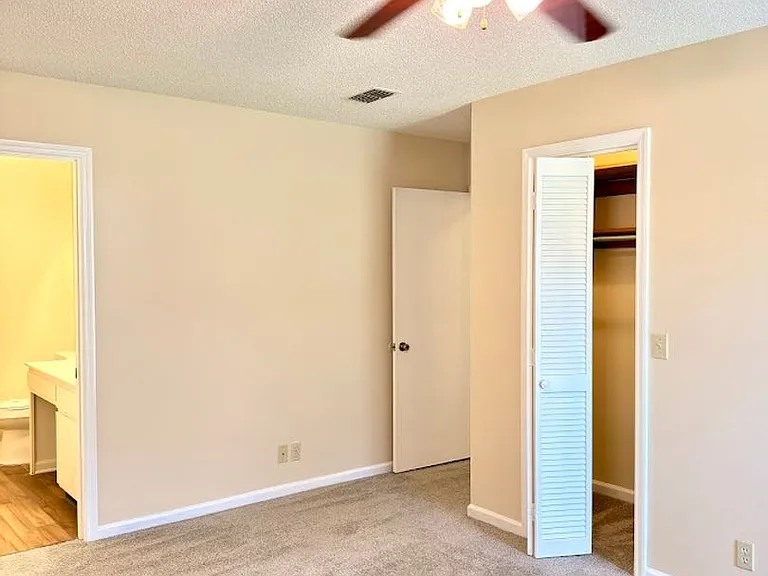 202 Cypress Dr — Photo 10