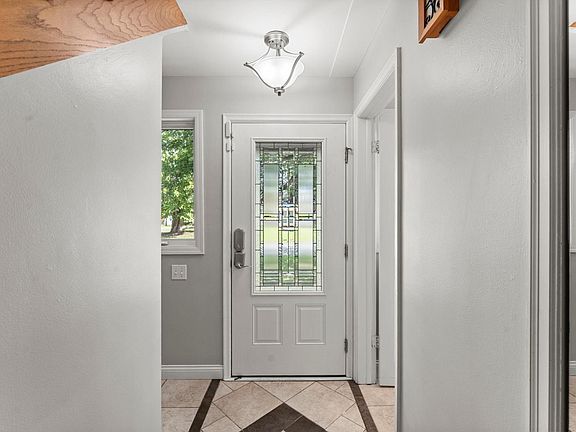 5th image of 4051 Brunswick Ave N