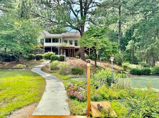137 Pleasant View Ln, West End, NC 27376