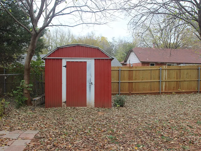 507 Redwood Dr — Photo 11