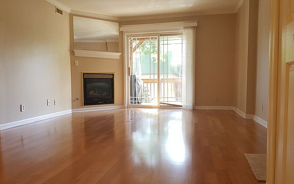 5th image of 1930 Tall Oaks Dr APT 2B