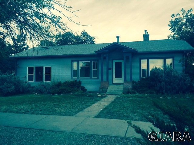 2nd image of 862 Hill Ave