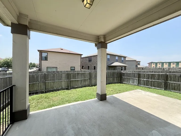 401 Ruby Ritz #401 — Photo 33