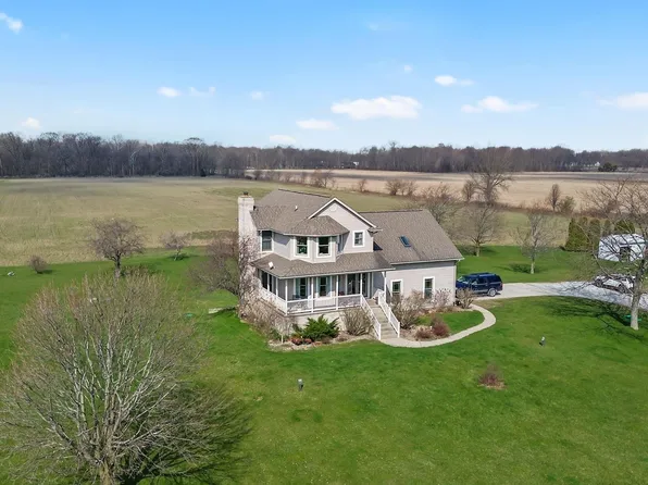 56803 Tulip Rd, New Carlisle, IN 46552