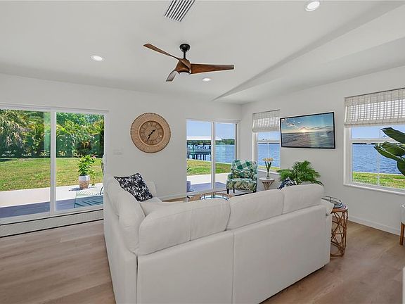 3rd image of 3404 Lake View Blvd