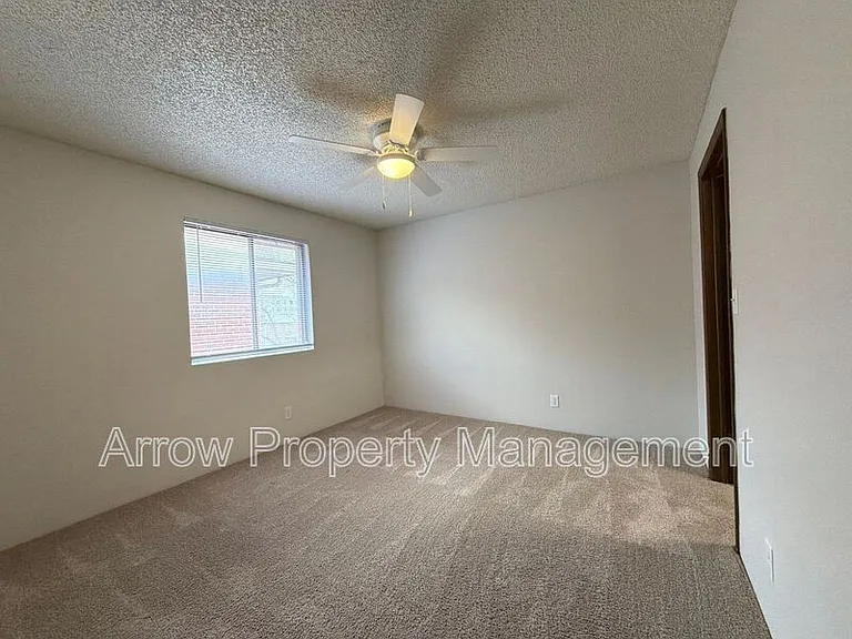 1431 D St #1 — Photo 8