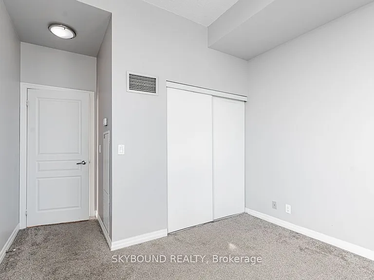 220 Burnhamthorpe Rd W #3202 — Photo 17