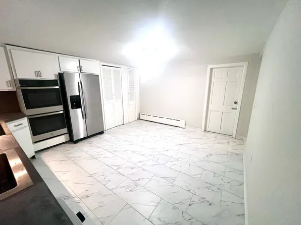 37 High Pasture Cir, Dix Hills, NY 11746