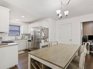 2210 Clover Park Dr, Arlington, TX 76013