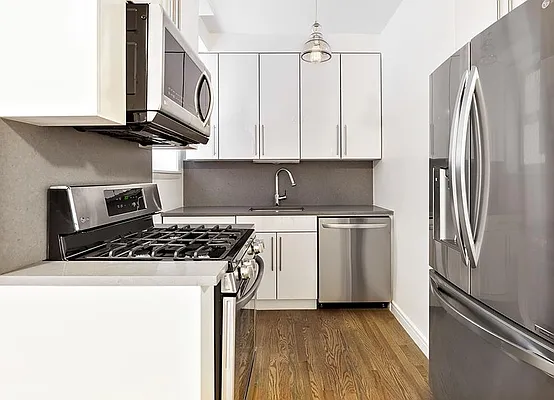 Sold by Warburg | media 3