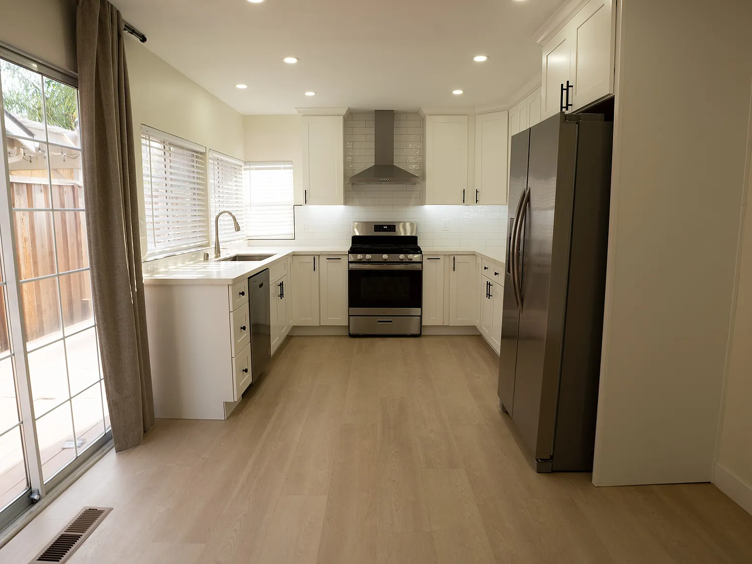 3 bed, 1508 sqft, $4,475 — Photo 3