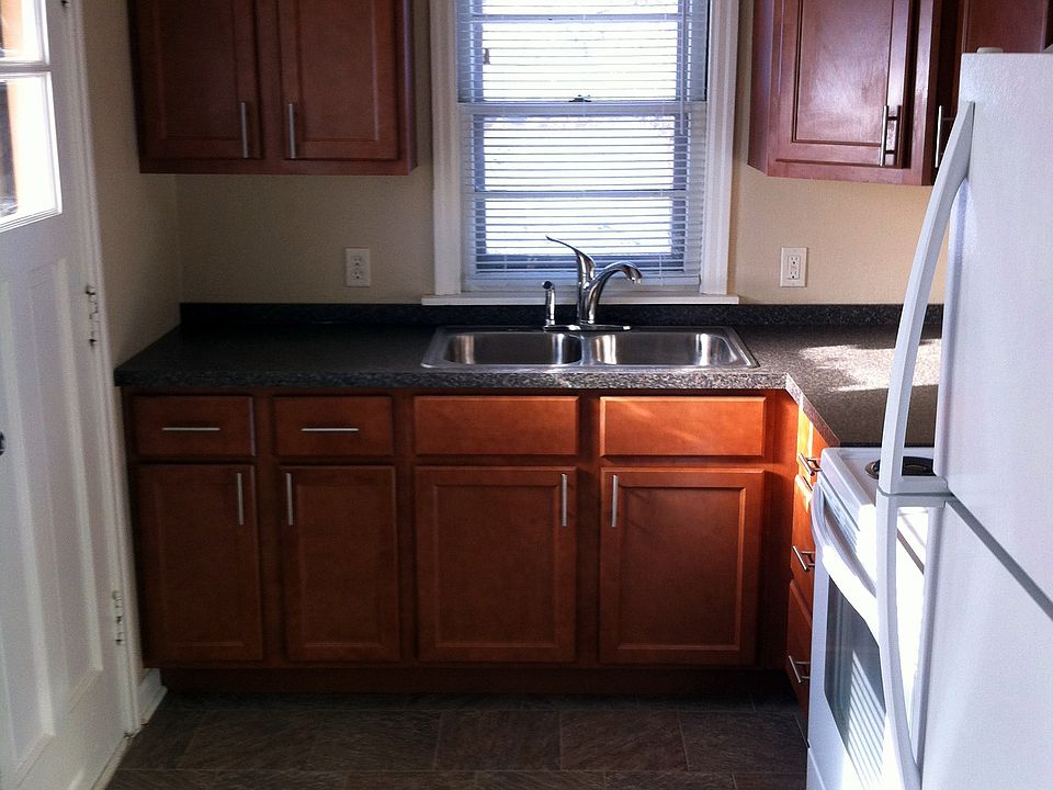 1st image of 3300 N Dousman St APT 3
