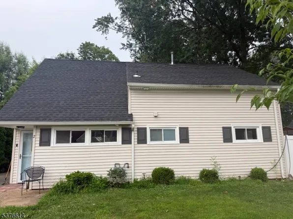 2 Gold St, Green Brook Twp., NJ 08812