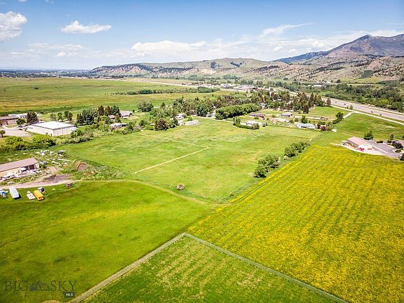2nd image of 3 Canyon View Rd