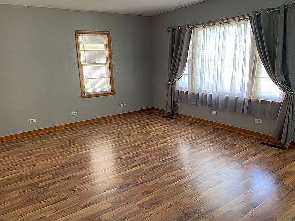 5th image of 2552 Meadowdale St