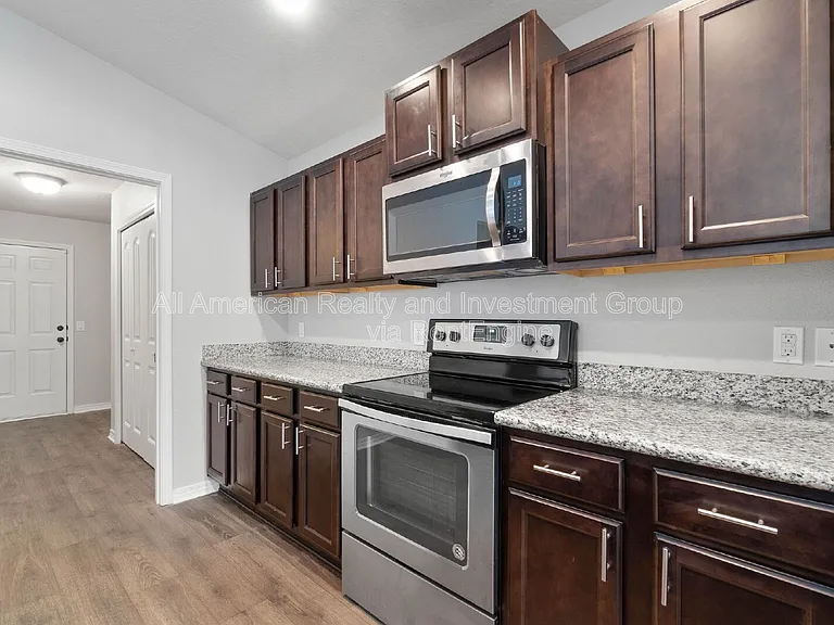 2432 Frontera St — Photo 9