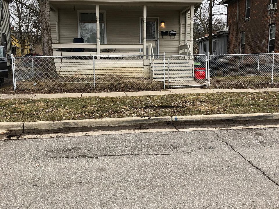 1st image of 121 College Pl APT 2