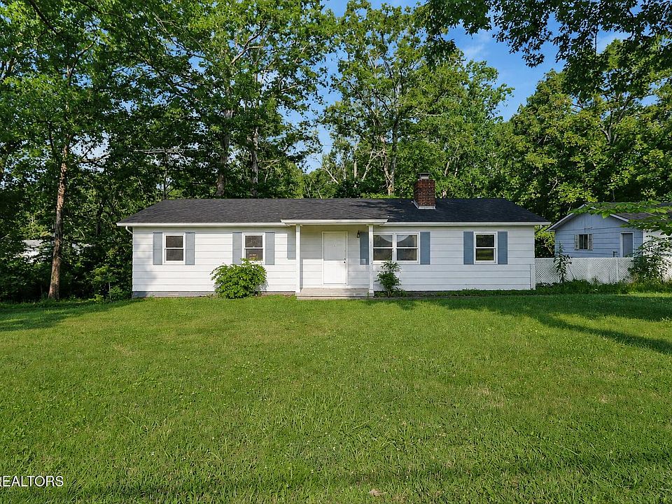 1st image of 682 Dunbar Rd