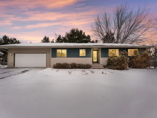 6126 Cougar Trl, North Branch, MN 55056