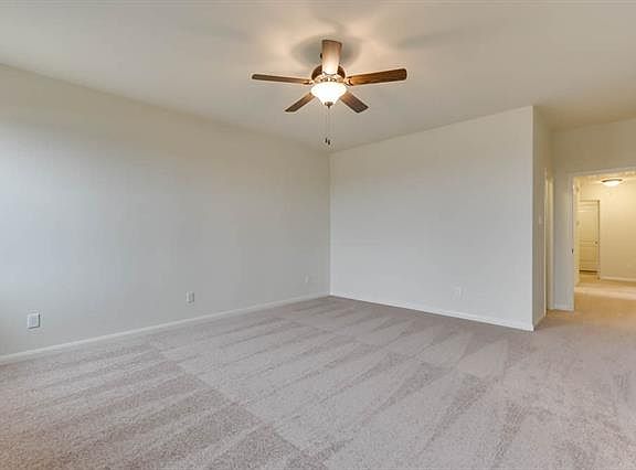 4th image of 426 Winchester Dr