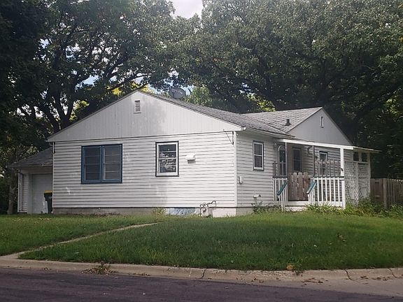 2nd image of 303 W Pleasant St