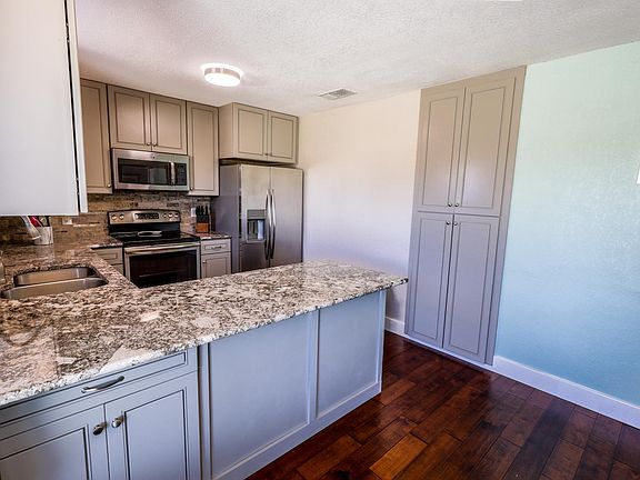 3rd image of 1542 Crested Butte Dr