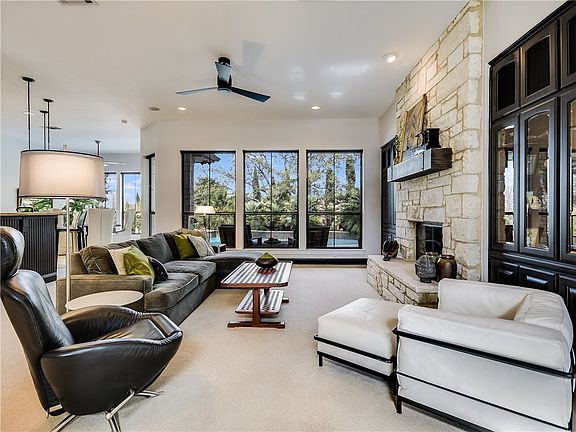 5th image of 105 Golden Bear Dr