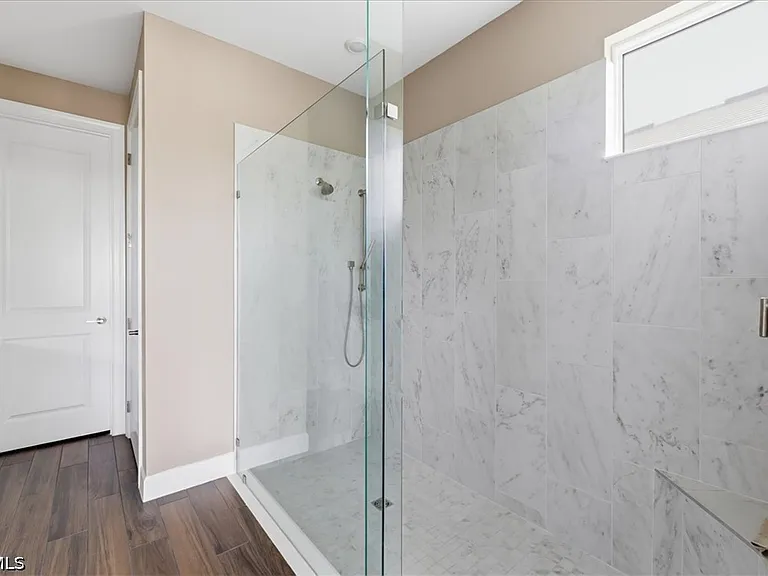 26801 Victoria Pl — Photo 21