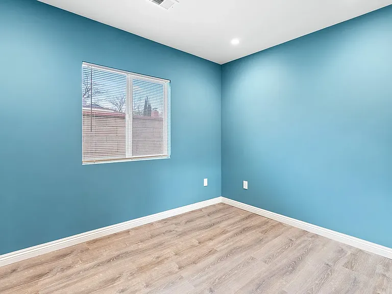 1326 W Ivesbrook St — Photo 26