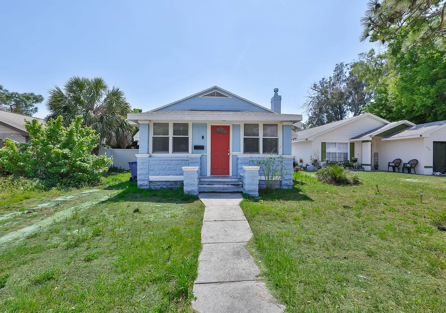 Exquisite Remodeled Retreat: 4 Bed, 1 Bath Gem in St. Petersburg — Photo 2