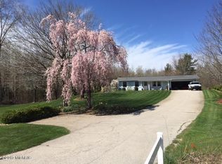 16165 148th Ave, Spring Lake, MI 49456