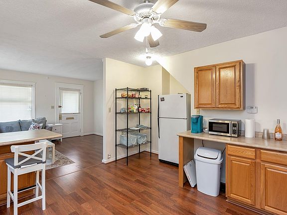 5th image of 3235 Bach Ave