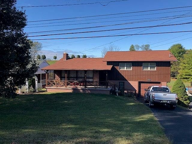 1st image of 16946 W Hills Dr