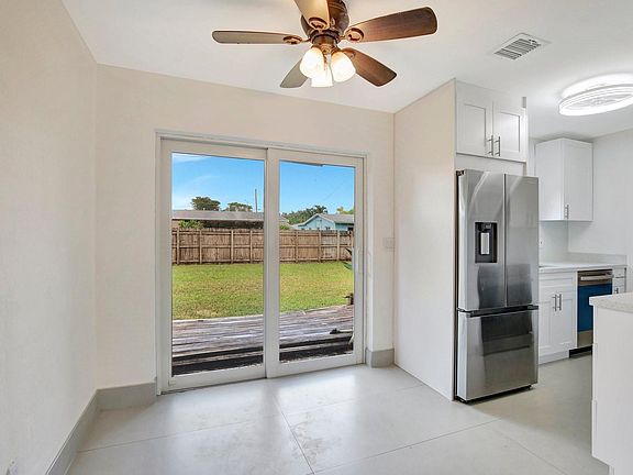 5th image of 5051 SW 94th Way
